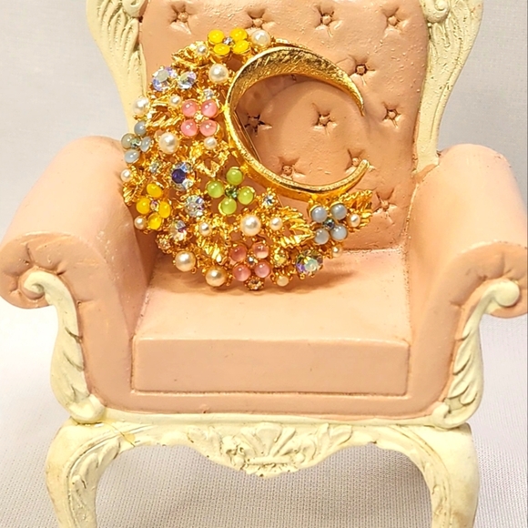 ART Pepper Floral Crescent Gold Brooch - Picture 3 of 10